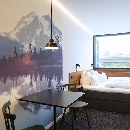 Tin Inn - Heinsberg - Das Hotel Aus Hochwertig Ausgebauten Ueberseecontainern Buitenkant foto