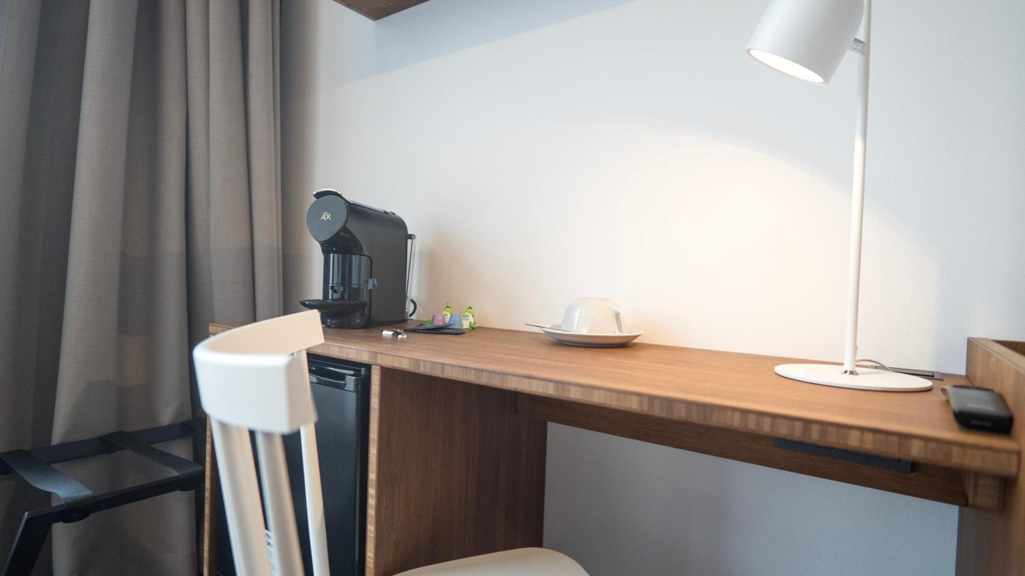 Tin Inn - Heinsberg - Das Hotel Aus Hochwertig Ausgebauten Ueberseecontainern Buitenkant foto