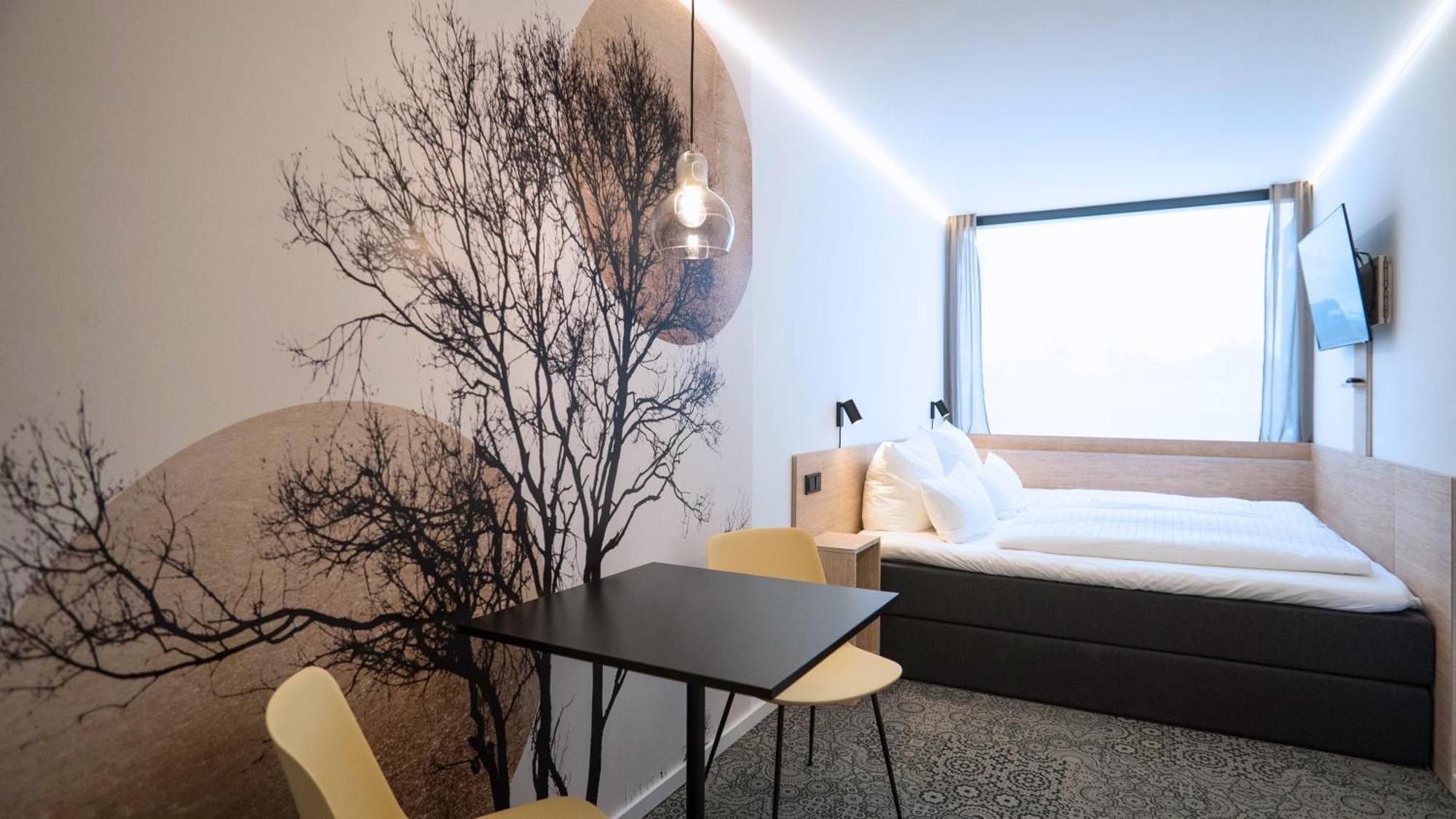 Tin Inn - Heinsberg - Das Hotel Aus Hochwertig Ausgebauten Ueberseecontainern Buitenkant foto